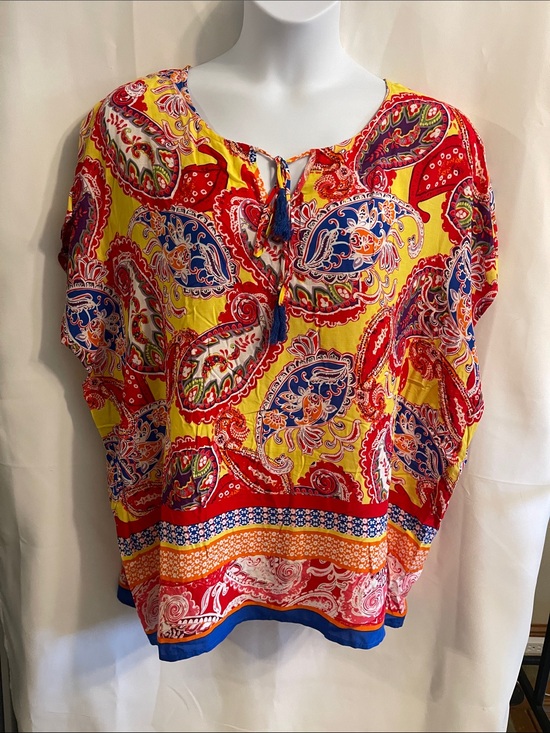 Lucy & Laurel Tops - Lucy & Laurel Paisley Tie-Front Tunic 1X Flowy